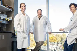 Nhóm nghiên cứu về ung thư vú tại Đại học Ottawa và Đại học McGill. Ảnh: McGILL