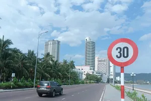 Nhiều lo ngại về biển báo tốc độ 30km/giờ ở phường Quy Nhơn