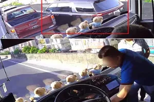 Công an thông tin vụ đối tượng lên xe khách rút chìa khóa rồi bỏ đi