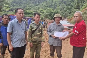 Cứu trợ khẩn cấp người dân bị ảnh hưởng lũ quét tại Điện Biên và Sơn La