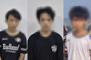 Công an phường Bắc Nha Trang bắt giữ 3 đối tượng. Ảnh: CACC