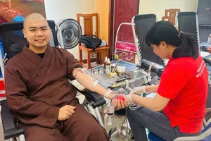 Gần 400 đơn vị máu được hiến tại chương trình “Hiến máu cứu người - Hành Bồ Tát đạo”