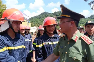 Cao điểm 40 ngày đêm xây nhà, trường cho vùng lũ Nghệ An