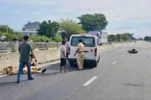 Hiện trường Trung tá Nguyễn Hoàng Trung bị thương khi làm nhiệm vụ