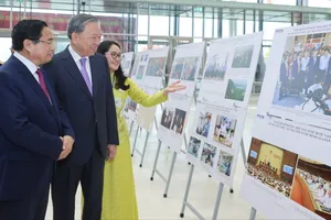 Tổng Bí thư Tô Lâm và Thủ tướng Phạm Minh Chính tới dự Lễ kỷ niệm 80 năm Ngày thành lập Chính phủ. Ảnh: VIẾT CHUNG