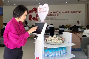 Robot thông minh tại Trung tâm Phục vụ hành chính công phường Thủ Đức
