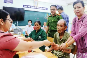  Món quà Tết Độc lập: Chung niềm vui, chia sẻ nghĩa tình