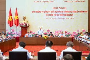 Hội nghị giữa Ban Thường vụ Đảng ủy Quốc hội và Ban Thường vụ Đảng ủy Chính phủ chuẩn bị kỳ họp thứ 10, Quốc hội khóa XV. Ảnh: VIẾT CHUNG