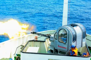 Thực hành bắn súng pháo 23mm trên tàu CSB 8001