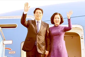 Chủ tịch nước Lương Cường và Phu nhân rời Hà Nội, lên đường dự khóa họp 80 Đại hội đồng Liên hợp quốc, kết hợp hoạt động song phương tại Hoa Kỳ. Ảnh: TTXVN