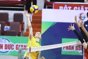 Ngoại binh bóng chuyền và cuộc chạy đua tốn kém