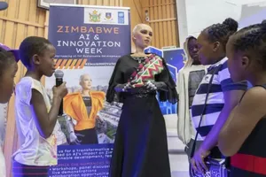 Robot có cảm xúc: Tiềm năng và rủi ro