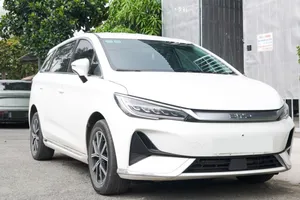 BYD M6 thiết kế tối giản, nội thất rộng rãi phù hợp với nhóm khách hàng tài xế công nghệ và gia đình đô thị