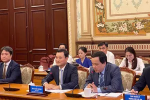 Quang cảnh buổi làm việc hai bên. Ảnh : XUÂN HẠNH