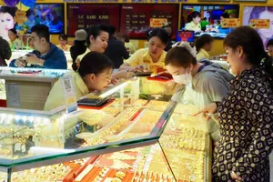 Vàng miếng SJC lên 142,5 triệu đồng/lượng