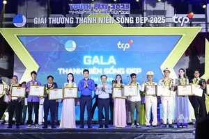 Lễ trao Giải thưởng “Thanh niên sống đẹp năm 2025” cho 20 gương thanh niên tiêu biểu tối 11-10