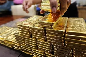 Vàng miếng SJC sáng đầu tuần vọt lên 143,6 triệu đồng/lượng