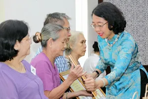 Phường Bến Thành (TPHCM) chúc thọ 847 người cao tuổi