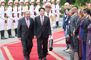 Chủ tịch nước Lương Cường chủ trì Lễ đón cấp Nhà nước Tổng Thư ký Liên hợp quốc António Guterres, chiều 24-10. Ảnh: QUANG PHÚC