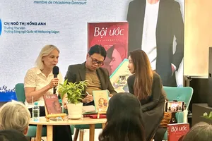 Độc giả Việt Nam giao lưu cùng nhà văn Camille Laurens