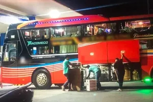 Nhiều doanh nghiệp vận tải ở TPHCM đã ngưng kinh doanh nhưng phương tiện vẫn hoạt động