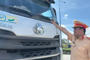 Xử lý xe đầu kéo chạy ẩu trên đường Mỹ Phước - Tân Vạn