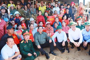 Thủ tướng Phạm Minh Chính: Bố trí khu tái định cư kiên cố, an toàn cho bà con