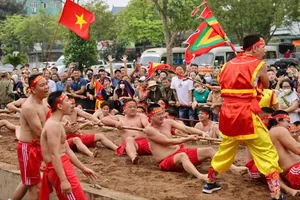 Thực hành di sản kéo co tại Long Biên, Hà Nội