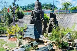 Công viên bích họa tri ân thầy cô giáo