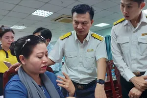 Cấp tập hỗ trợ, hướng dẫn hộ kinh doanh chuyển từ hộ khoán sang kê khai