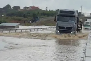 Đoạn cao tốc Phan Thiết - Dầu Giây ngập sâu