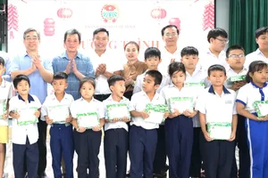 Chăm lo con em hội viên nông dân có hoàn cảnh khó khăn