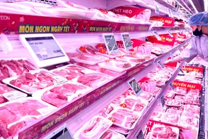 Quầy thịt heo tại AEON Tạ Quang Bửu, TPHCM (ẢNH: HOÀNG HÙNG)