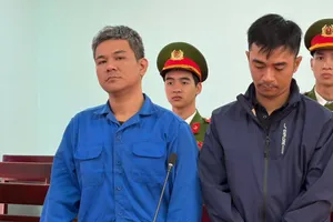 Bị cáo Châu và Tiến tại phiên tòa