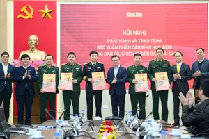 Trao báo Xuân Bính Ngọ 2026 tới cán bộ, chiến sĩ biên giới và hải đảo