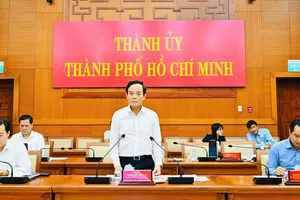 Bí thư Thành ủy TPHCM Trần Lưu Quang chủ trì họp Ban Chỉ đạo bầu cử thành phố