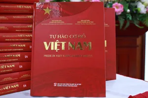 Sách "Tự hào cơ đồ Việt Nam"