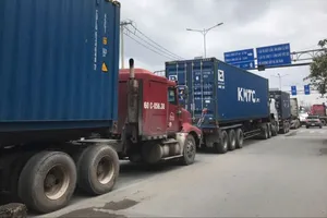 Đề xuất làm đường liên cảng 8.782 tỷ đồng để "gỡ" kẹt xe cửa ngõ cảng Cát Lái