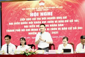 Cử tri TPHCM đề nghị có giải pháp bình ổn thị trường xăng dầu