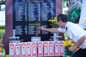 Đình Nại Nam là nơi có bia tưởng niệm các Anh hùng liệt sĩ hy sinh qua các thời kỳ của phường Hòa Cường Bắc, quận Hải Châu (nay là phường Hòa Cường, TP Đà Nẵng), trong đó có 10 liệt sĩ người Đà Nẵng hy sinh ở Gạc Ma