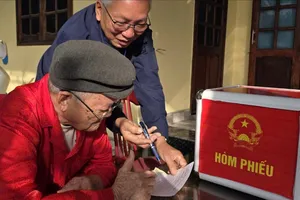 Cử tri miền Trung rộn ràng Ngày hội non sông