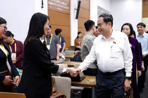 Chủ tịch Quốc hội, Chủ tịch Hội đồng Bầu cử quốc gia Trần Thanh Mẫn thăm Trung tâm báo chí đại biểu Quốc hội khóa XVI và đại biểu HĐND các cấp nhiệm kỳ 2026 - 2031 trưa 15-3. Ảnh: VIẾT CHUNG