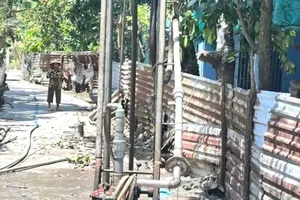 Cà Mau: 2 người bị điện giật tử vong khi thi công tường rào 