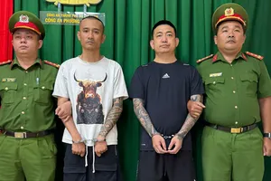 Khởi tố, bắt tạm giam 2 đối tượng hành hung người dân