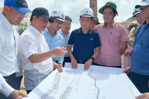 Chủ tịch UBND tỉnh An Giang Hồ Văn Mừng kiểm tra dự án đầu tư mở rộng Cảng Hàng không quốc tế Phú Quốc