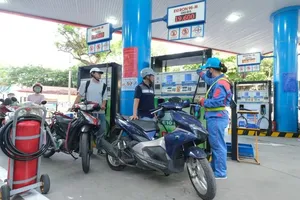 Đề xuất doanh nghiệp được tạm ứng ngân sách để bình ổn giá xăng dầu