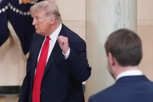 Tổng thống Mỹ dọa “đưa Iran về thời đồ đá”