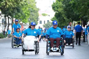 Người khuyết tật tham gia chương trình kỷ niệm sáng 18-4