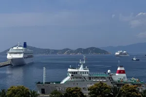 2 tàu biển quốc tế với hơn 2.000 du khách cập cảng Khánh Hòa