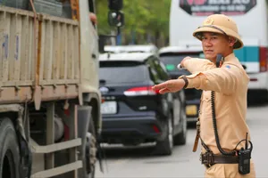 Lực lượng cảnh sát giao thông thực hiện nhiệm vụ trong dịp nghỉ lễ. Ảnh: CACC